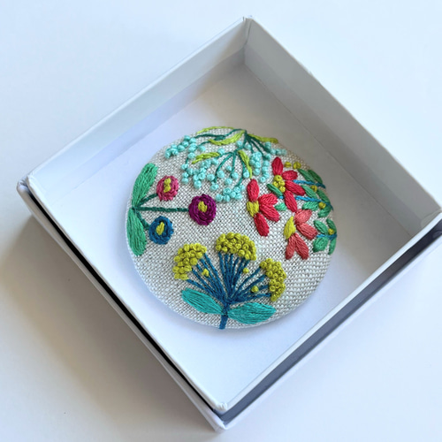 専用商品　　刺繍ブローチ 手芸本 ブティック社 S8057 nekogaoの刺繍ブローチと小物 1冊