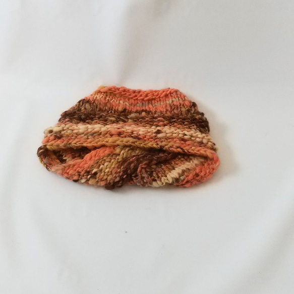 手紡ぎ草木染めのスヌード オレンジ系 6枚目の画像