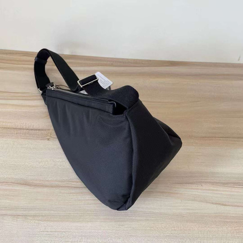 THE ROW クロスボディバッグ Slouchy ショルダーバッグ arumarum