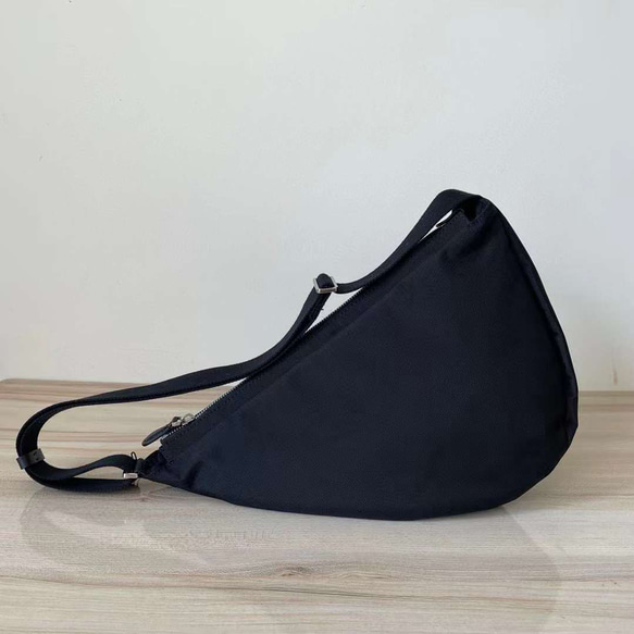THE ROW クロスボディバッグ Slouchy ショルダーバッグ arumarum