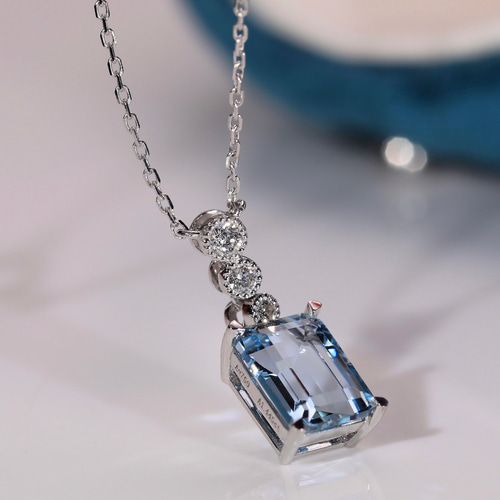 天然ダイヤモンド付きアクアマリンネックレスk18