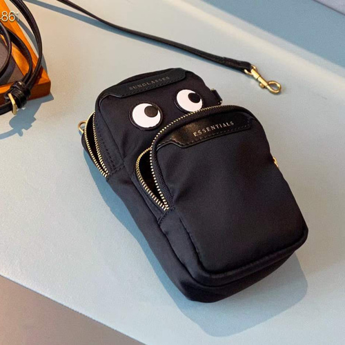 アニヤハインドマーチ ショルダーバッグEYES ESSENTIALS ショルダー