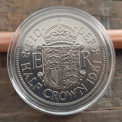 硬貨 イギリス 1961年 ハーフクラウン  英国コイン 美品です 本物 エリザベス女王  32mm 14g  コイン 1枚目の画像