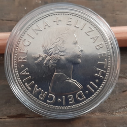 硬貨 イギリス 1961年 ハーフクラウン  英国コイン 美品です 本物 エリザベス女王  32mm 14g  コイン 2枚目の画像