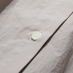 ラフな大人の着こなし　長袖シャツ　コットン100％　ライトグレー　230901-2 6枚目の画像