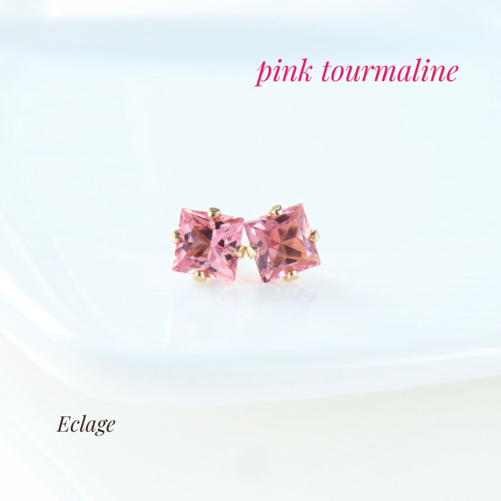 〈14kgf〉ピンクトルマリンのスクエアピアス（4mm）