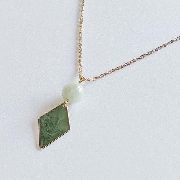 奇跡の石 翡翠とダイヤ型デザインチャームのネックレス（グリーン） 3枚目の画像