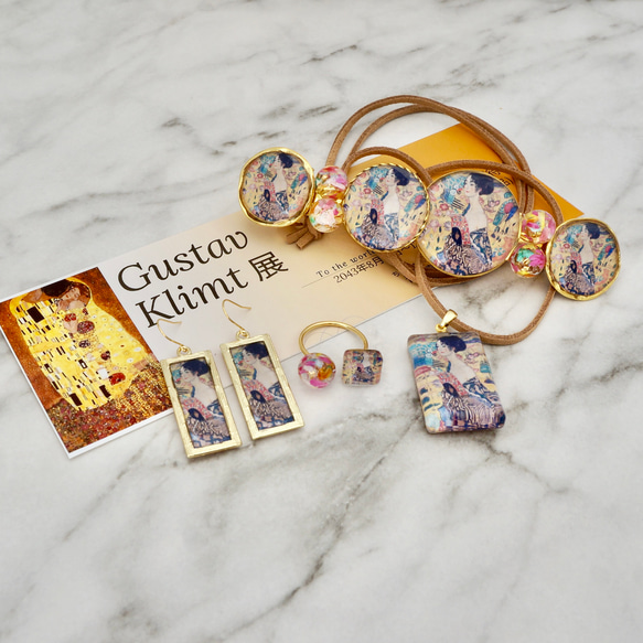 クリムト展】扇を持つ女性〔絵画アクセサリーセット〕 ピアス（フック