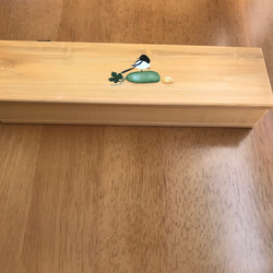 食卓に置ける箸箱(二羽のカチガラス、マクワウリの見張り番）　カトラリーケース　メガネ入れ　小物入れ　蓋付き木製　少人数用 8枚目の画像