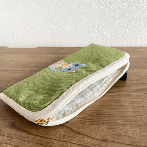 ✳︎ともぞー✳︎ダーニング刺繍　ポーチ ✳︎ともぞー✳︎ダーニング刺繍 ポーチ ダーニング刺繍のポーチ