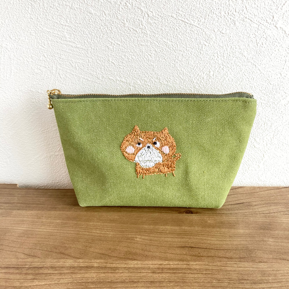 帆布ポーチ　刺繍　犬　わんちゃん　母の日　プレゼント　化粧ポーチ 1枚目の画像