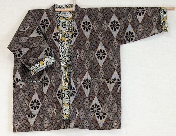 Creema限定着物生地を使ったリバーシブルでも着れるモダン半纏です。表は絹、裏は綿生地です。両方楽しめます。贈り物に! 15枚目の画像