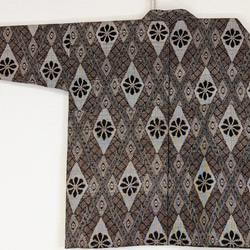 Creema限定着物生地を使ったリバーシブルでも着れるモダン半纏です。表は絹、裏は綿生地です。両方楽しめます。贈り物に! 13枚目の画像