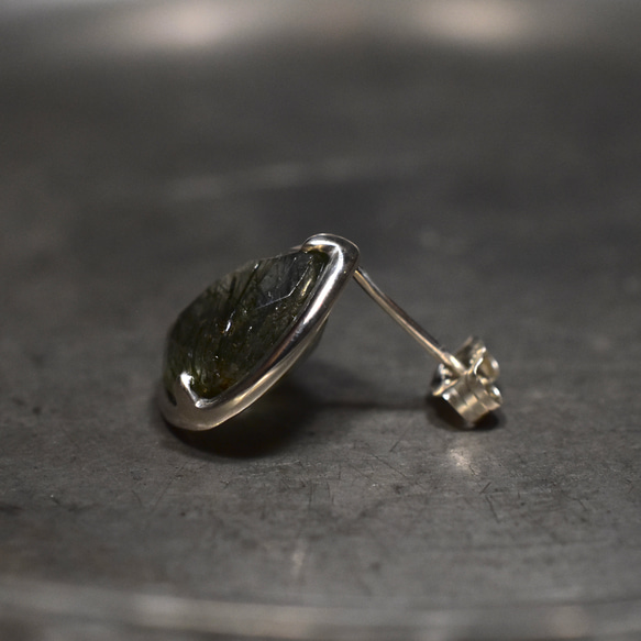 Green Rutilated Quartz pierce 3枚目の画像