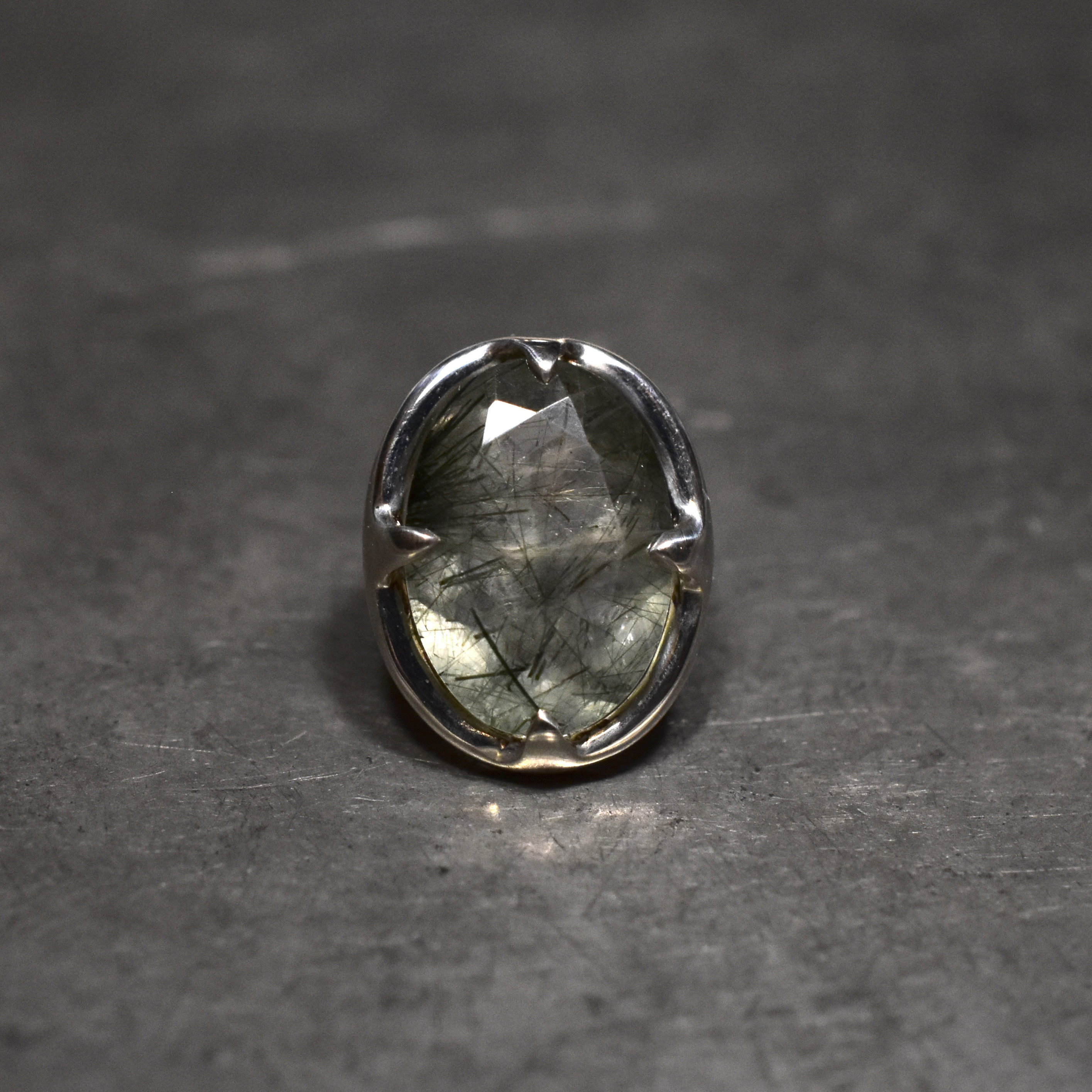 Actinolite in quartz pierce