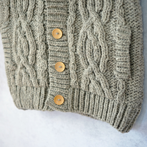 完売】ローゲージウール・へちま衿ケーブル編みベスト（N-450073