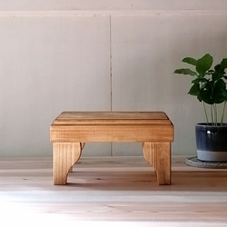 かわいいサイズの木製アンティークミニテーブル トレイ ① 2枚目の画像