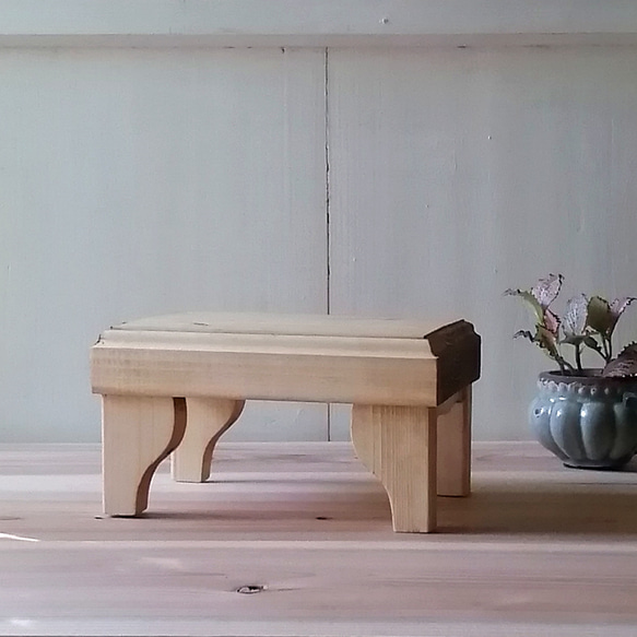 ✨10%OFF✨かわいいサイズの木製アンティークミニテーブル トレイ ① 10枚目の画像