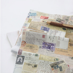ヴィンテージ コラージュ デザイン レトロな手紙と切手柄 コットン生地 45㎝単位カット Retro Post 1枚目の画像