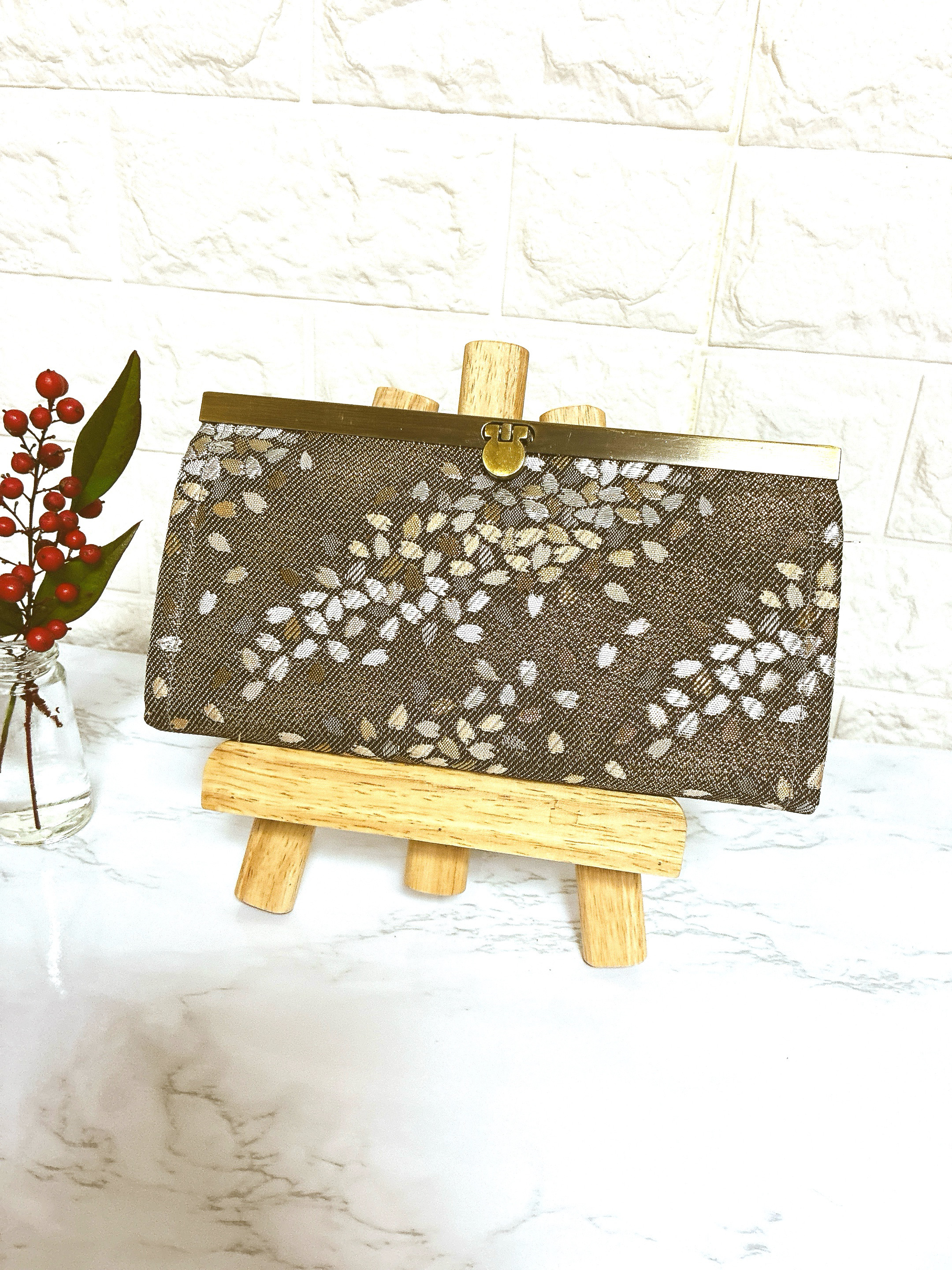 金泊✨金　花びら×シック☆文鎮財布　カード14枚