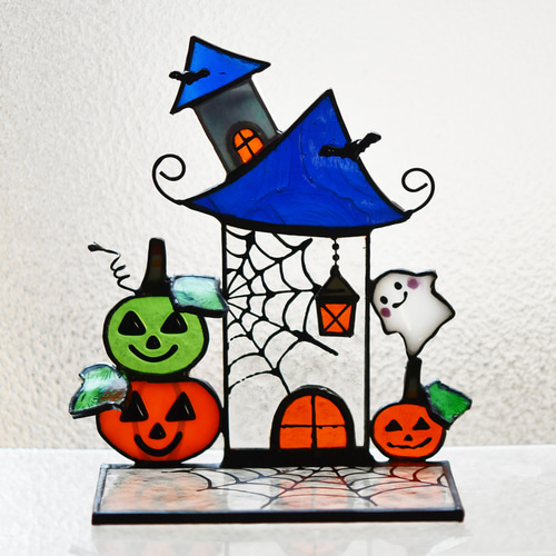 ステンドグラス　ハロウィンモチーフのモビール(魔女、おばけ、カボチャ) ✋手作りステンドグラス作品販売中🎃ハロウィンカボチャ