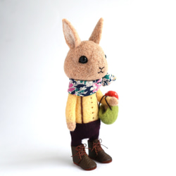 羊毛フェルト人形　ウサギ（キノコと） 4枚目の画像