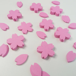 クラフトパンチ 桜吹雪 選べる2色 華×150枚 花びら×150枚 1セット300枚【082】 4枚目の画像