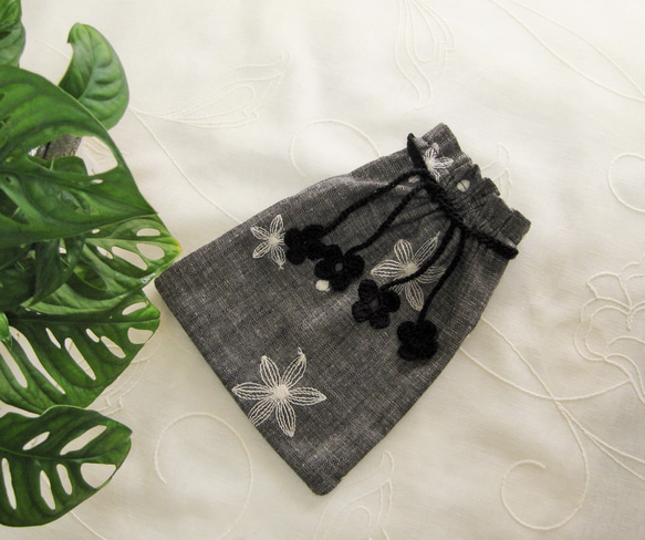 花刺繍のリネン　巾着 4枚目の画像