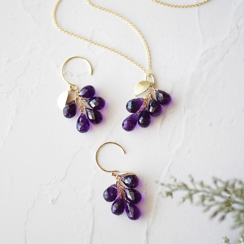 K18アメシスト•ダイヤ入ピアス(葡萄の葉モチーフ)