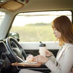 移動できる 書斎 車載デスク ワークデスク 運転席 食事 仕事 パイン集成材 無垢材 Sサイズ 3枚目の画像