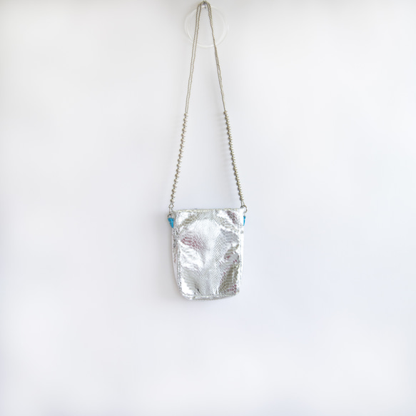 シルバークロコポンポン瑠璃バッグ【送料無料】 3枚目の画像