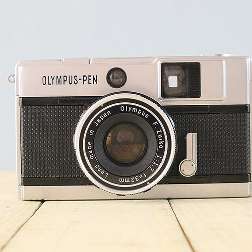 【整備済 完動】PENシリーズの高級機種 OLYMPUS PEN EED