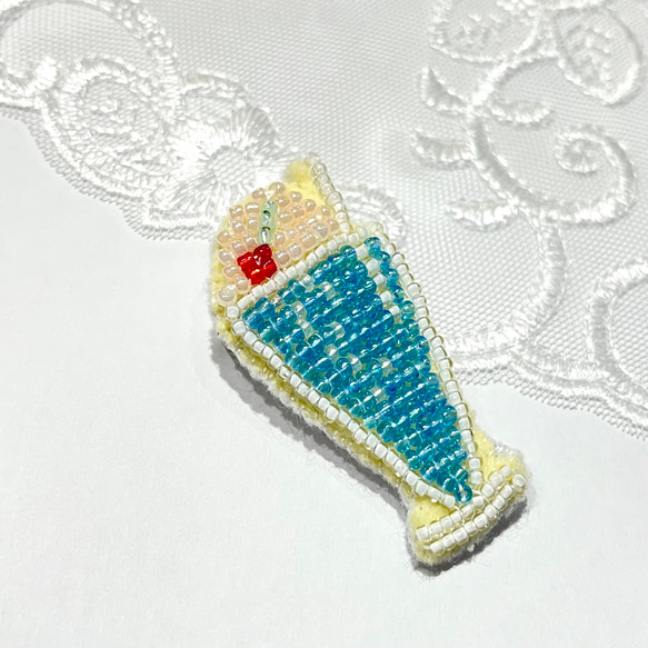 イルカメ 魔女ハット クリームソーダ ビーズ 刺繍ブローチ イルカメ 魔女ハット クリームソーダ ビーズ 刺繍ブローチ 🍦と