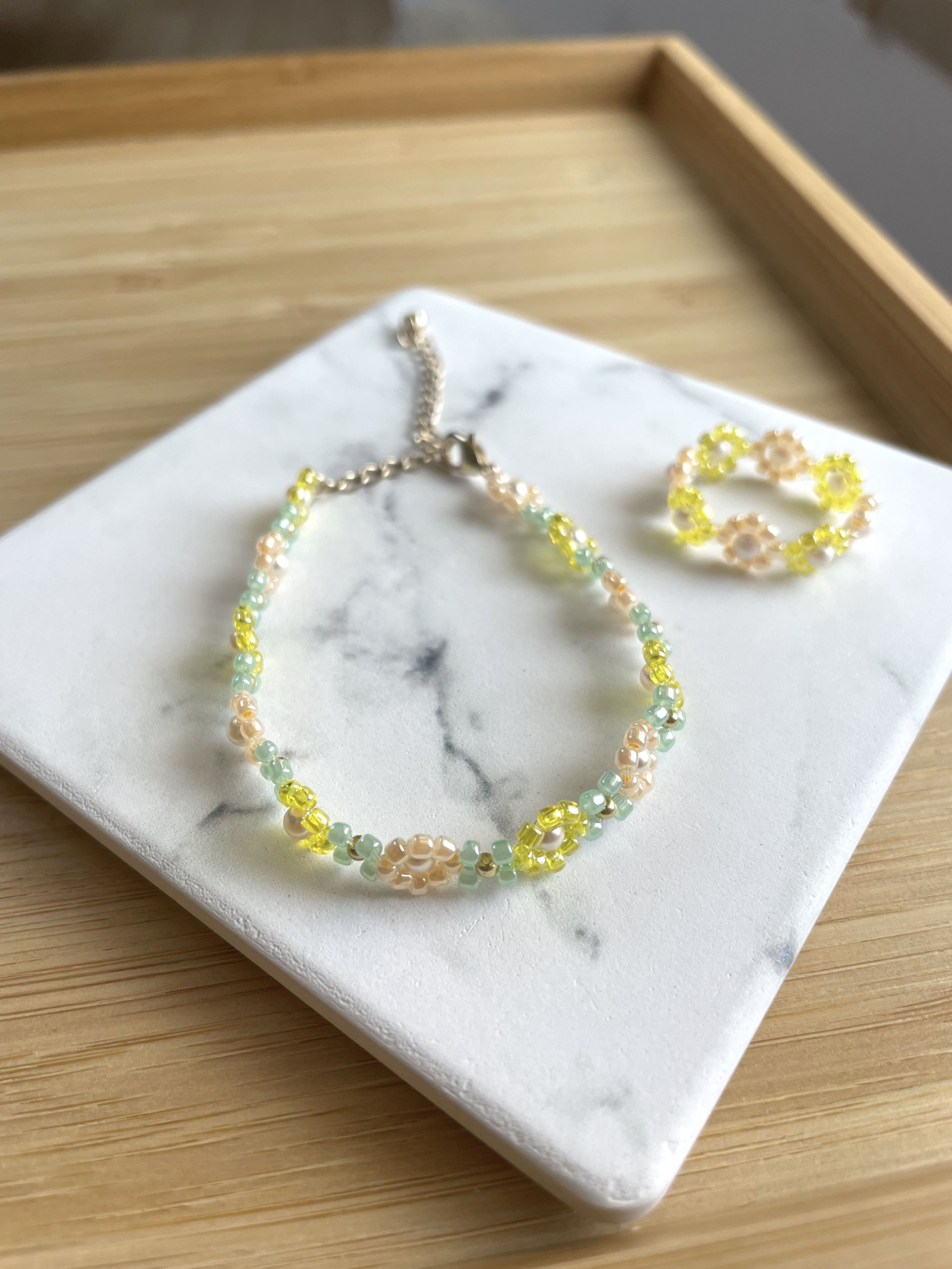 フラワービーズアクセサリーセット ブレスレット ito☆*:. 通販