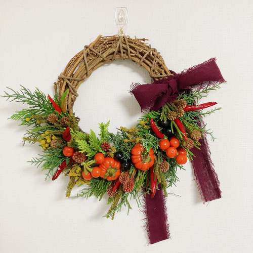 ハロウィンからクリスマスまで】全て生花！秋の実りのハーフリース