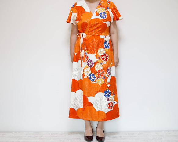 KIMONO Wrapped Dress&#39;n Coat - 獨一無二的 2 向禮服外套，由和服製成！和服重製 第6張的照片