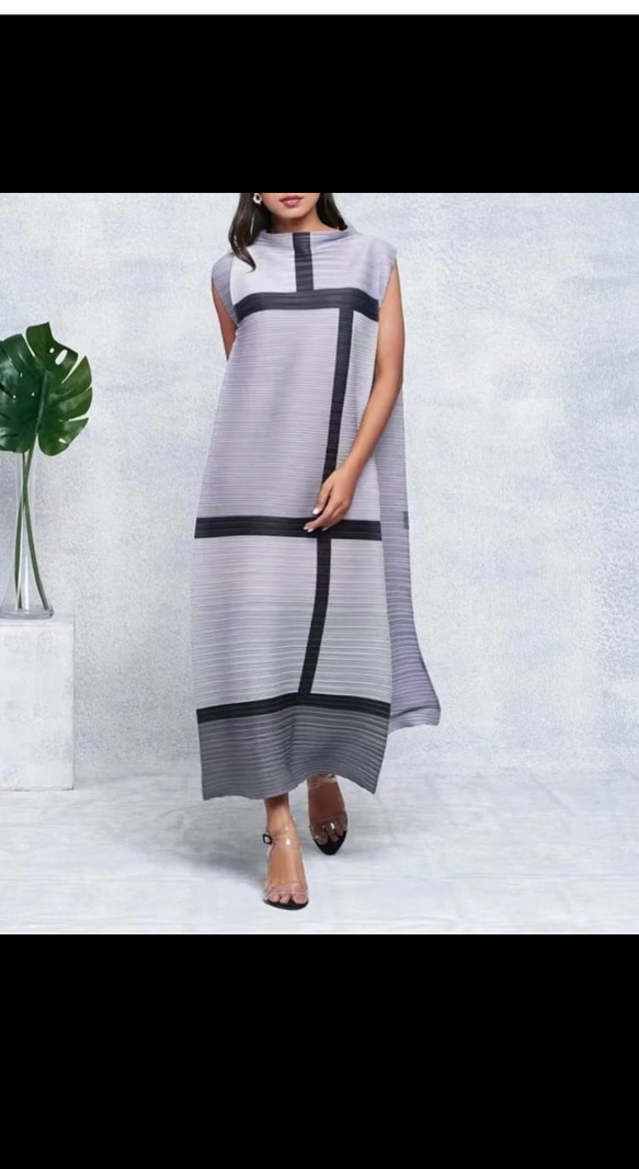 PLEATS PLEASE! 幾何学模様 ノースリーブワンピース　サイズ3 PLEATS PLEASE プリーツプリーズ ワンピース サイズ2