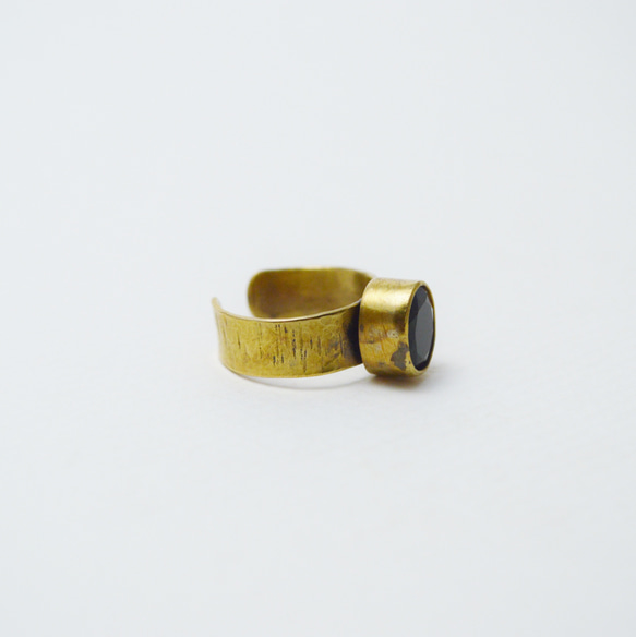 簡單系列-鑽切黑碧璽‧硫化鍛敲黃銅開放戒圍戒指 第2張的照片