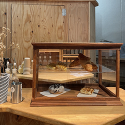 カフェ什器｜木製ショーケース｜アクリルケース 2枚目の画像
