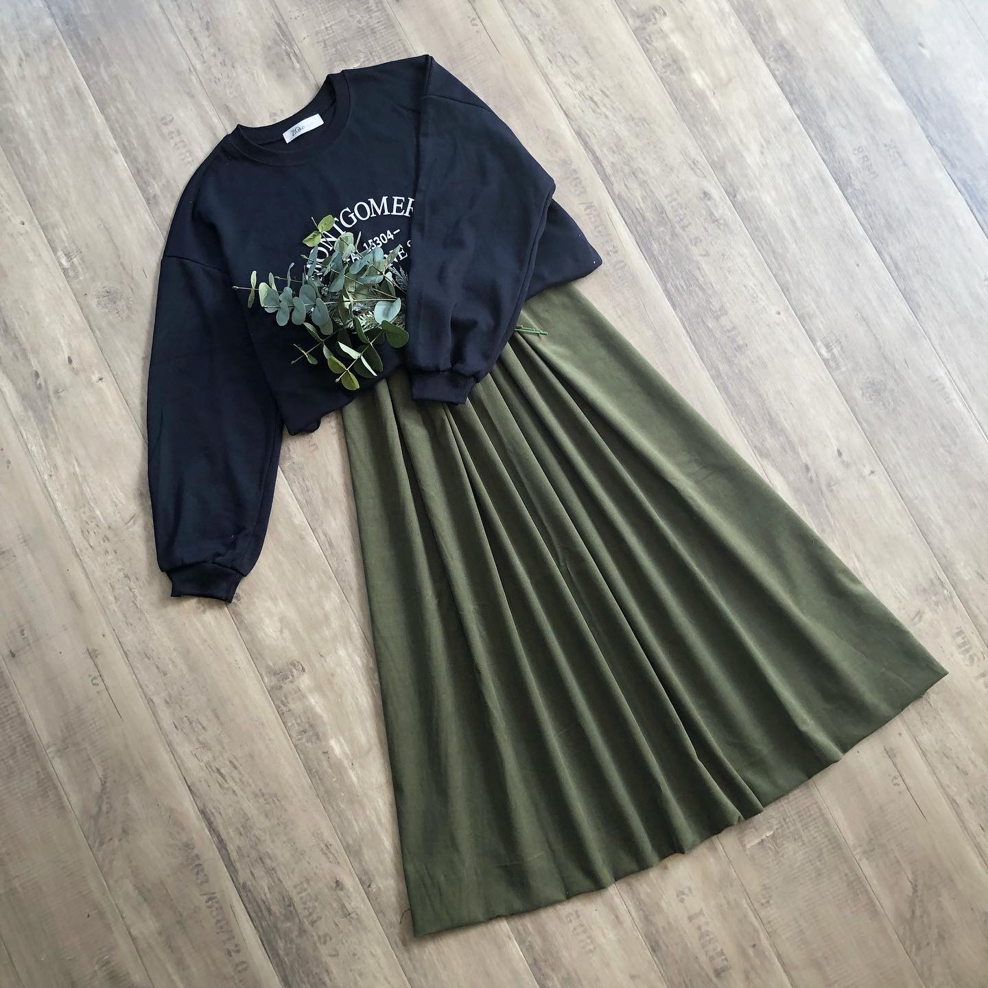 カーキグリーン の 秋色 コーデュロイ ギャザースカート