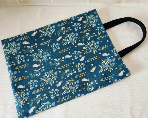 ペタンコトートバッグ　　4 ハンドメイド ぺたんこトートバッグ 布製 A4収納 肩掛け ボタニカルキャット柄