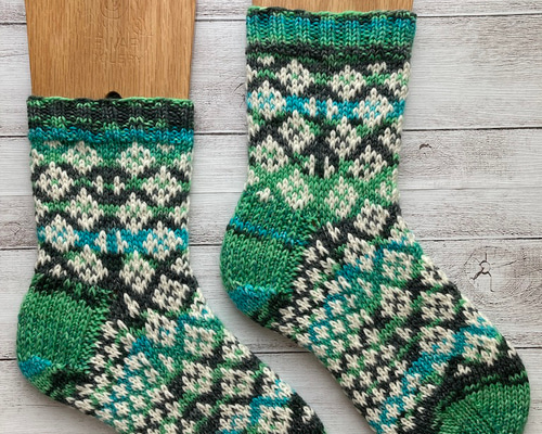 MEG KNITTING さんのウール手編み靴下 MEG_KNITTING (@meg_knitting) • Instagram photos and videos