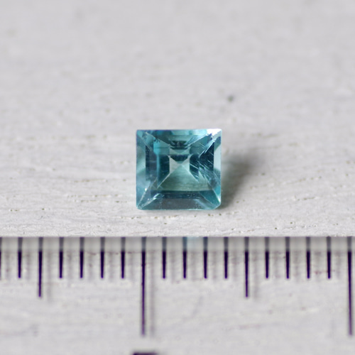 天然石　アパタイト ブルー・アパタイト＊スクウェア・カット＊0.38ct＊4.0mm＊AP-002