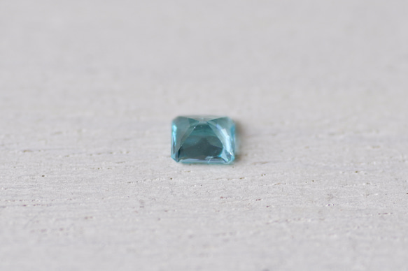 ブルー・アパタイト＊オクタゴン・カット＊0.25ct＊3.8×3.3mm＊AP-012 2枚目の画像