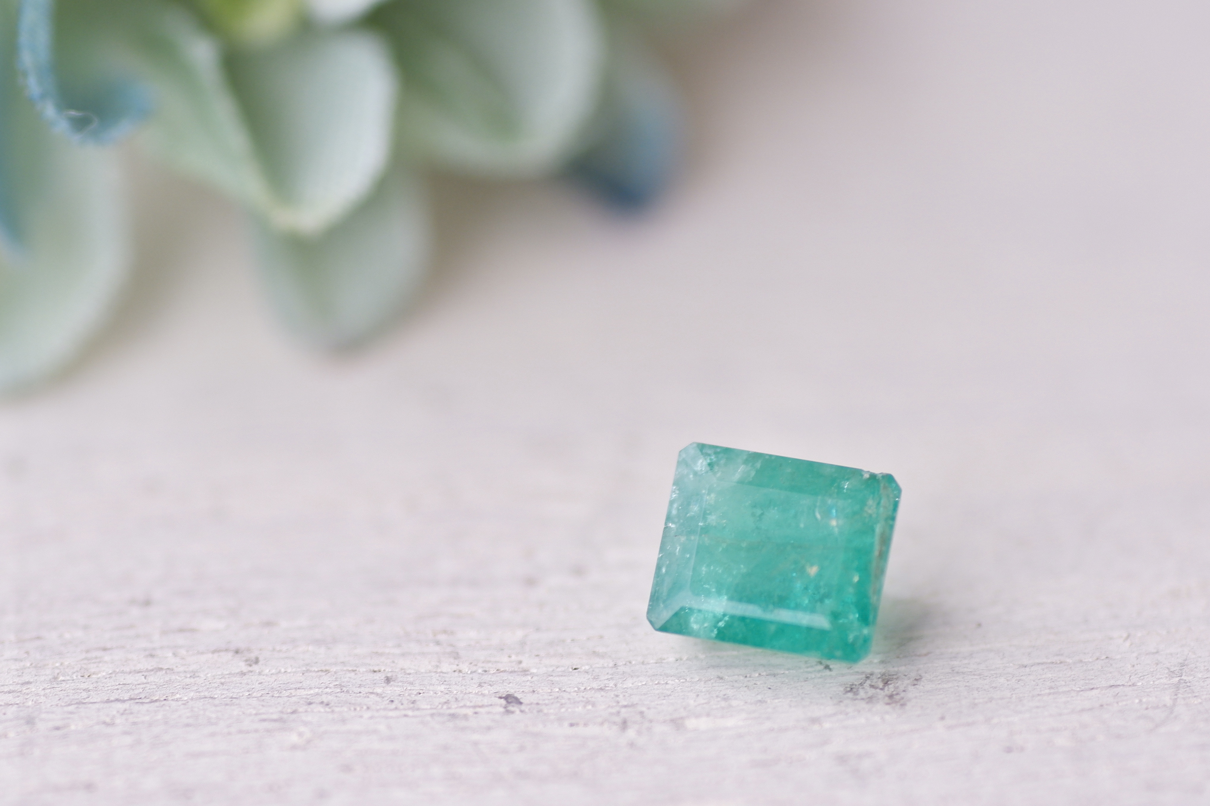 エメラルド＊オクタゴン・カット＊1.29ct＊6.4×5.5mm＊BEE-012