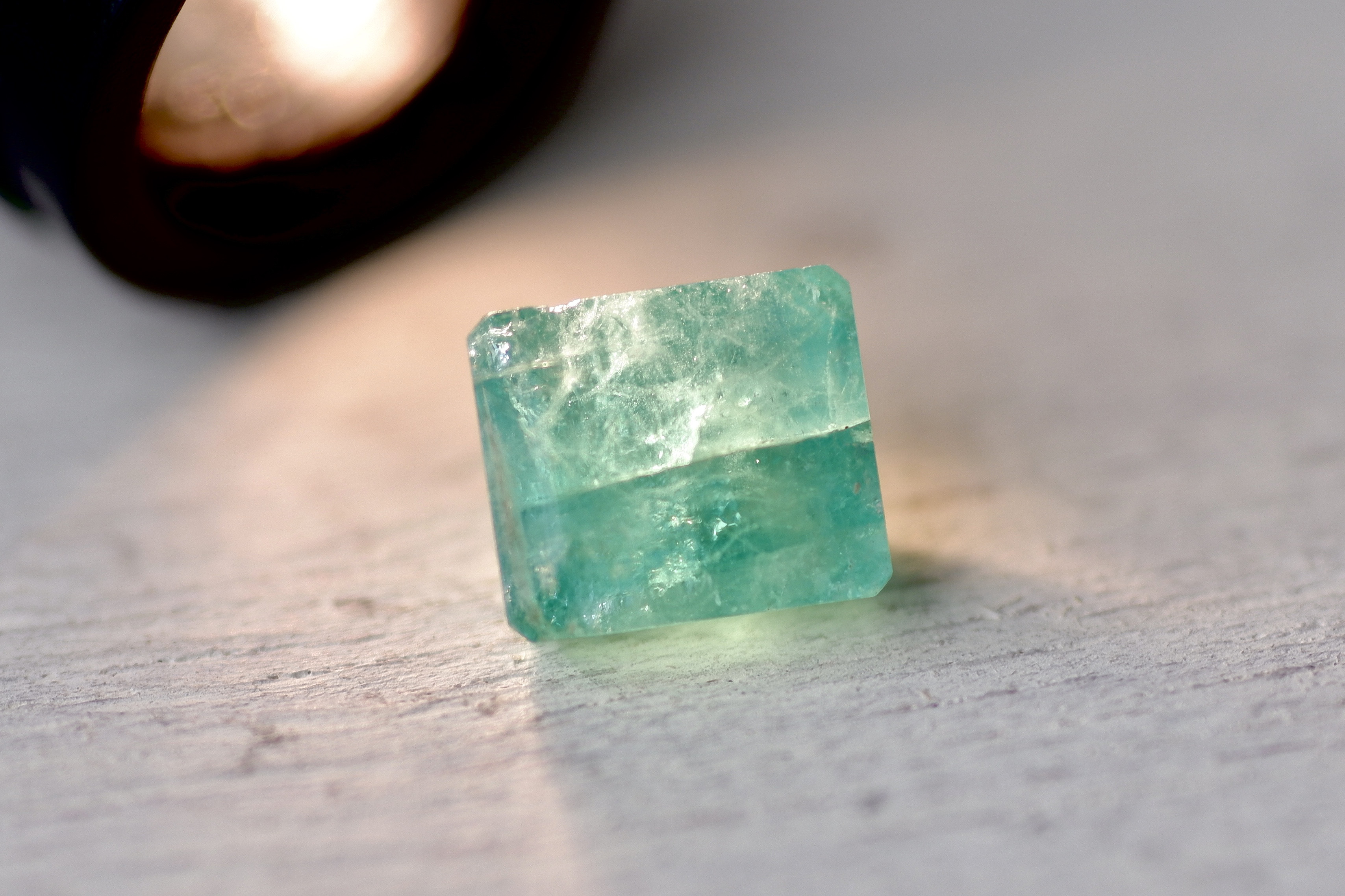 エメラルド＊オクタゴン・カット＊1.29ct＊6.4×5.5mm＊BEE-012