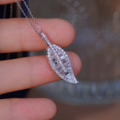 K18YG ダイヤモンド リーフモチーフ ペンダントトップ 【公式通販】