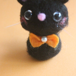 オッドアイのくりくり目玉の黒猫のマスコット 19枚目の画像