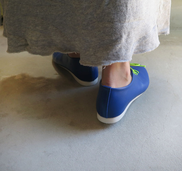 【搭配橡膠錶帶輕鬆佩戴！ ] 手工運動鞋包裹著一塊皮革/寶藍色 第9張的照片