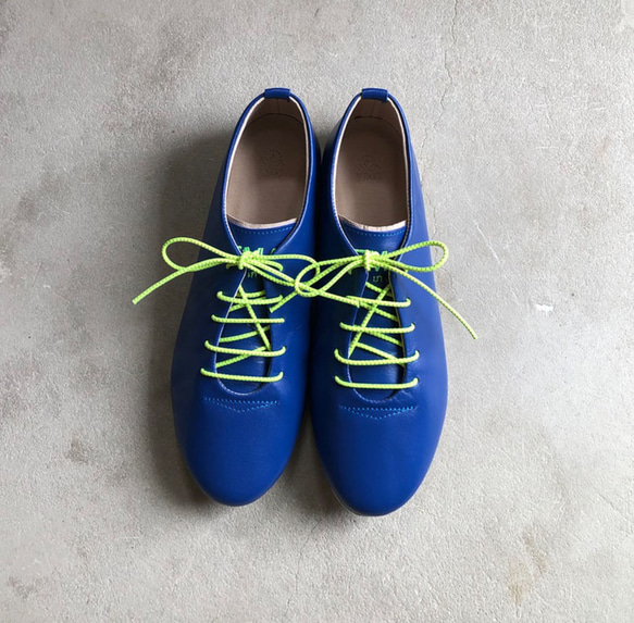 【搭配橡膠錶帶輕鬆佩戴！ ] 手工運動鞋包裹著一塊皮革/寶藍色 第1張的照片